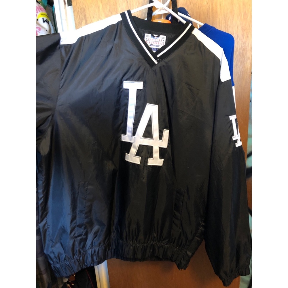 Los Angeles dodgers wind breaker.